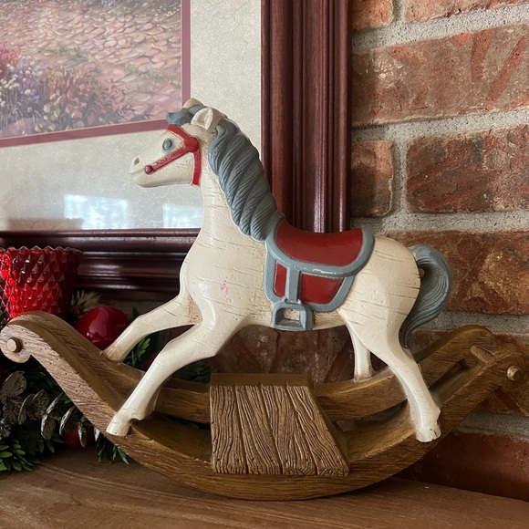 Vintage 1981 Carousel Horse Rocker
wall decor - Picture 6 of 7